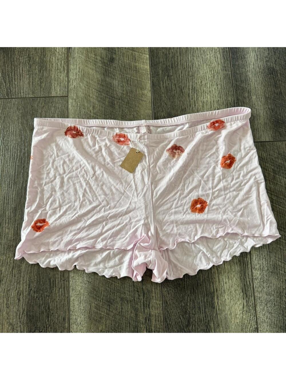 Skims sleep short NWT